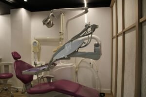 garantia dental quintana madrid sala de tratamiento con sillon morado
